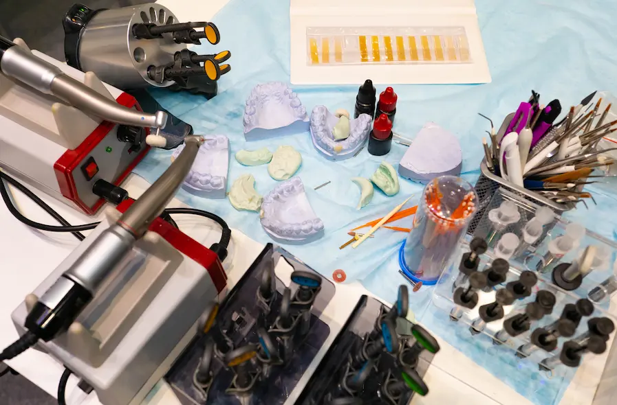 CNC machining is a critical manufacturing process for many medical applications. The precision and accuracy of CNC machining make it ideal for creating the small, intricate parts needed for medical devices and implants. Medical-grade materials such as titanium and stainless steel can be machined to tight tolerances, ensuring that each part meets the necessary requirements for safety and function. Some of these devices include: